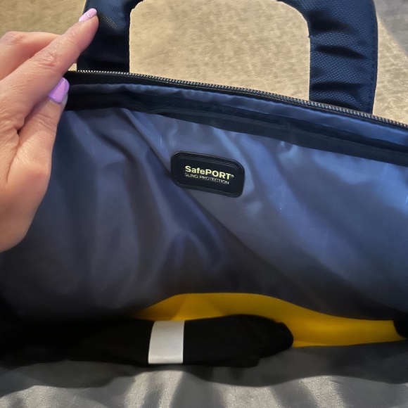 NWT Targus Revolution Laptop Case, Black Nylon 15.6" - Picture 5 of 9